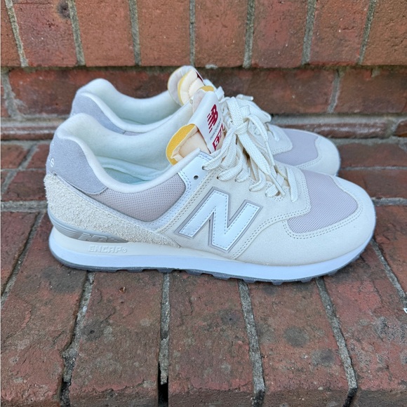 New Balance 574 Sea Salt Running Sneakers Size 9 Men’s and 10.5 Women’s NWOB - Picture 4 of 8